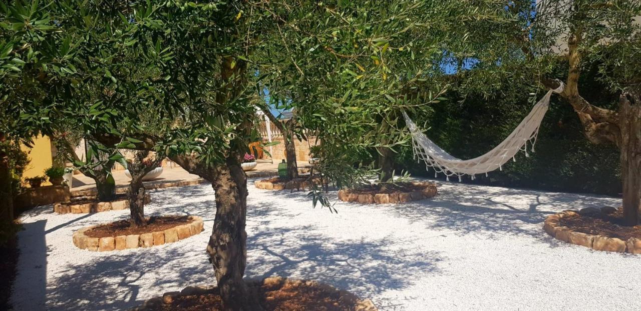 I Cinque Trulli With Swimming Pool Villa มาร์ตินาฟรังกา ภายนอก รูปภาพ