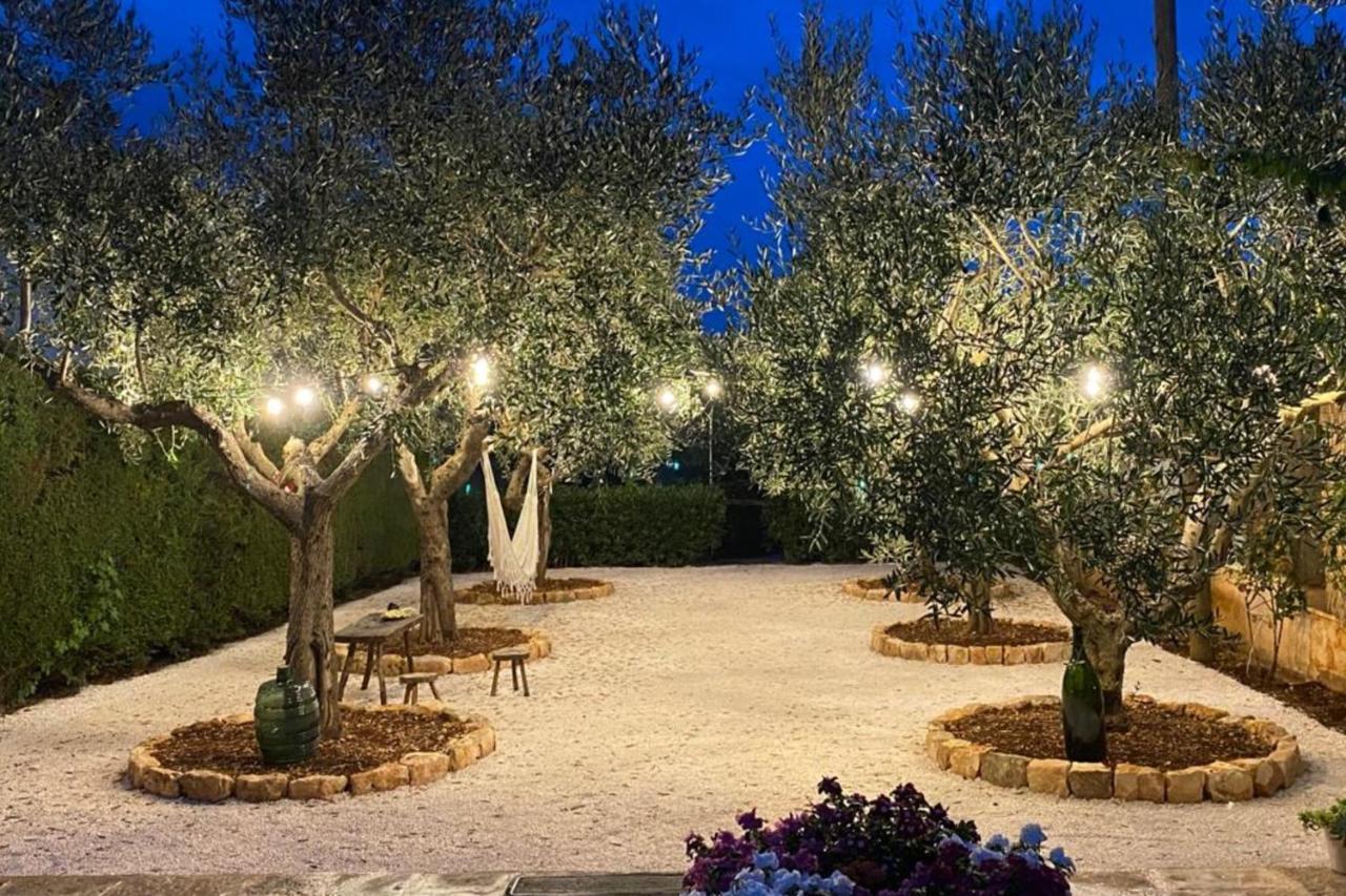 I Cinque Trulli With Swimming Pool Villa มาร์ตินาฟรังกา ภายนอก รูปภาพ